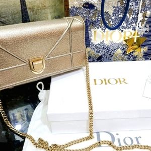 Diorama Long Wallet on Chain- Authentic